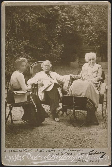 Nadar with Ernestine, photographed by friend Victor de Buissson, 1905