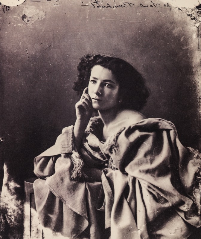 An iconic portrait of Bernhadt from 1864.